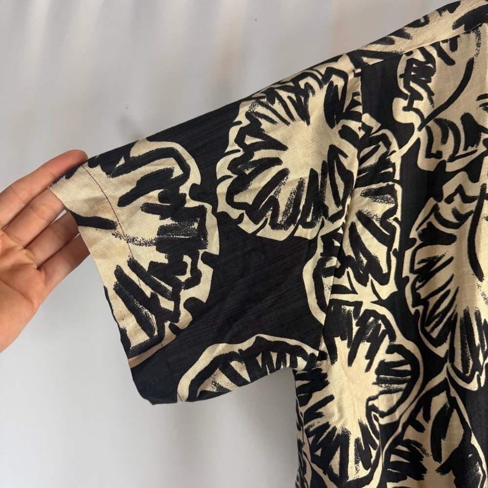 NWT Rachael Ray Black and Cream Floral Blouse - Picture 5 of 10